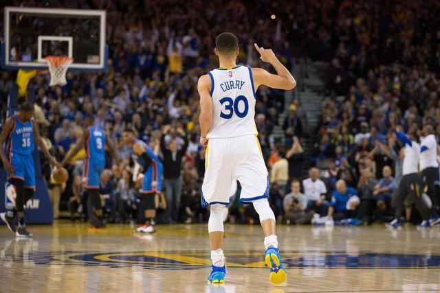 NBA总决赛G5决胜局，库里加冕三分王助勇士夺冠